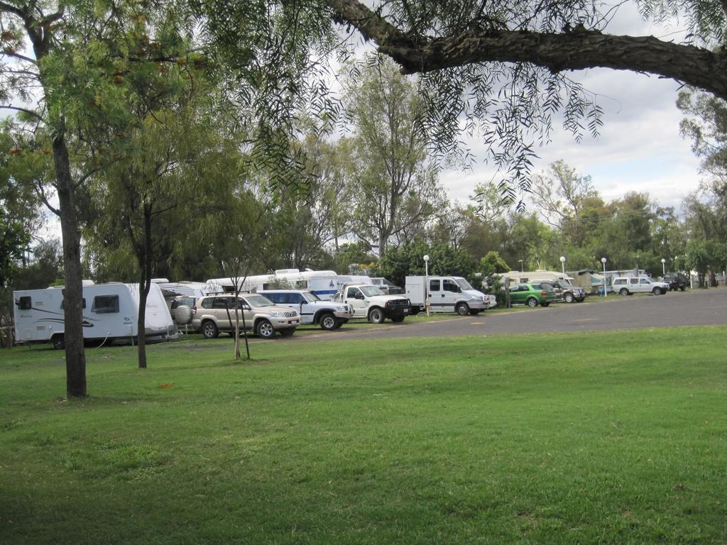 Dalby Tourist Park Hotel Bagian luar foto