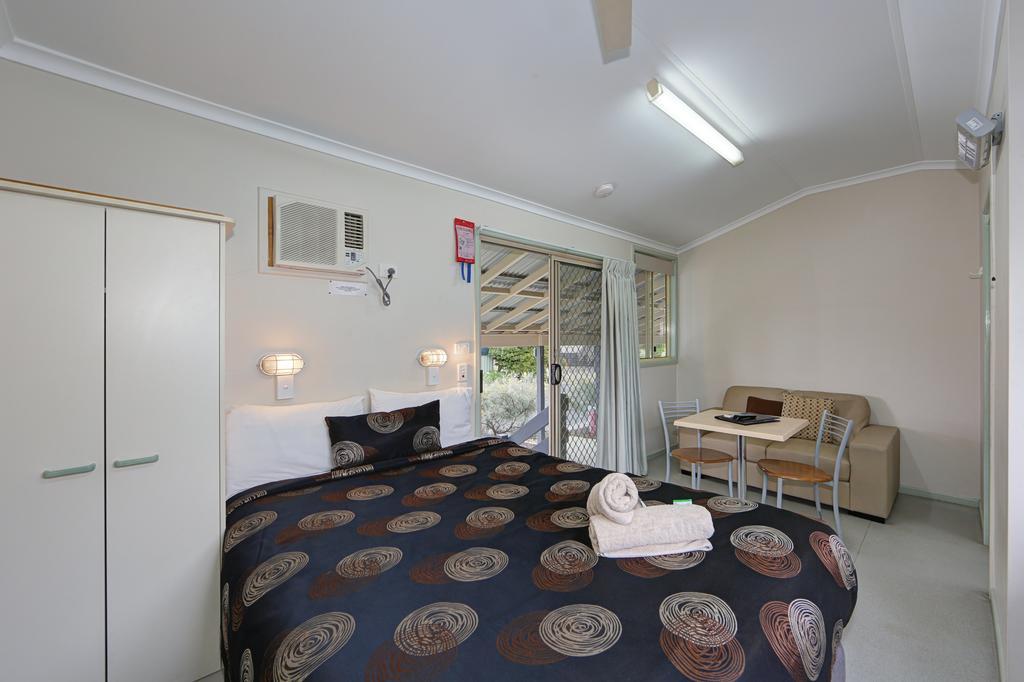 Dalby Tourist Park Hotel Bagian luar foto